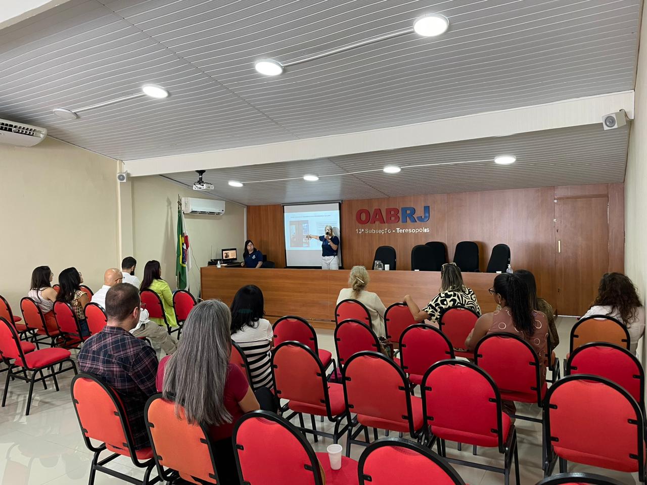 Você está visualizando atualmente Secretaria dos Direitos da Mulher de Teresópolis participa da apresentação do Projeto Réparação