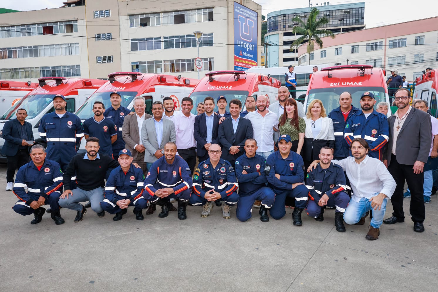 Leia mais sobre o artigo Teresópolis recebe três ambulâncias do programa ‘SAMU 100% RJ’