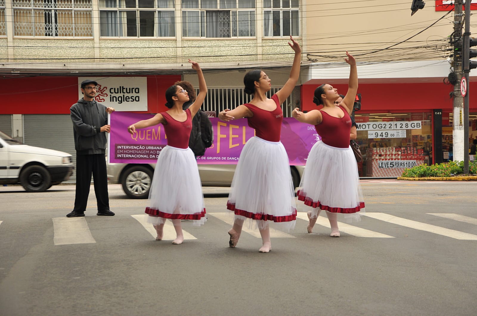Você está visualizando atualmente Apresentações em espaços públicos marcam o Dia Internacional da Dança em Teresópolis