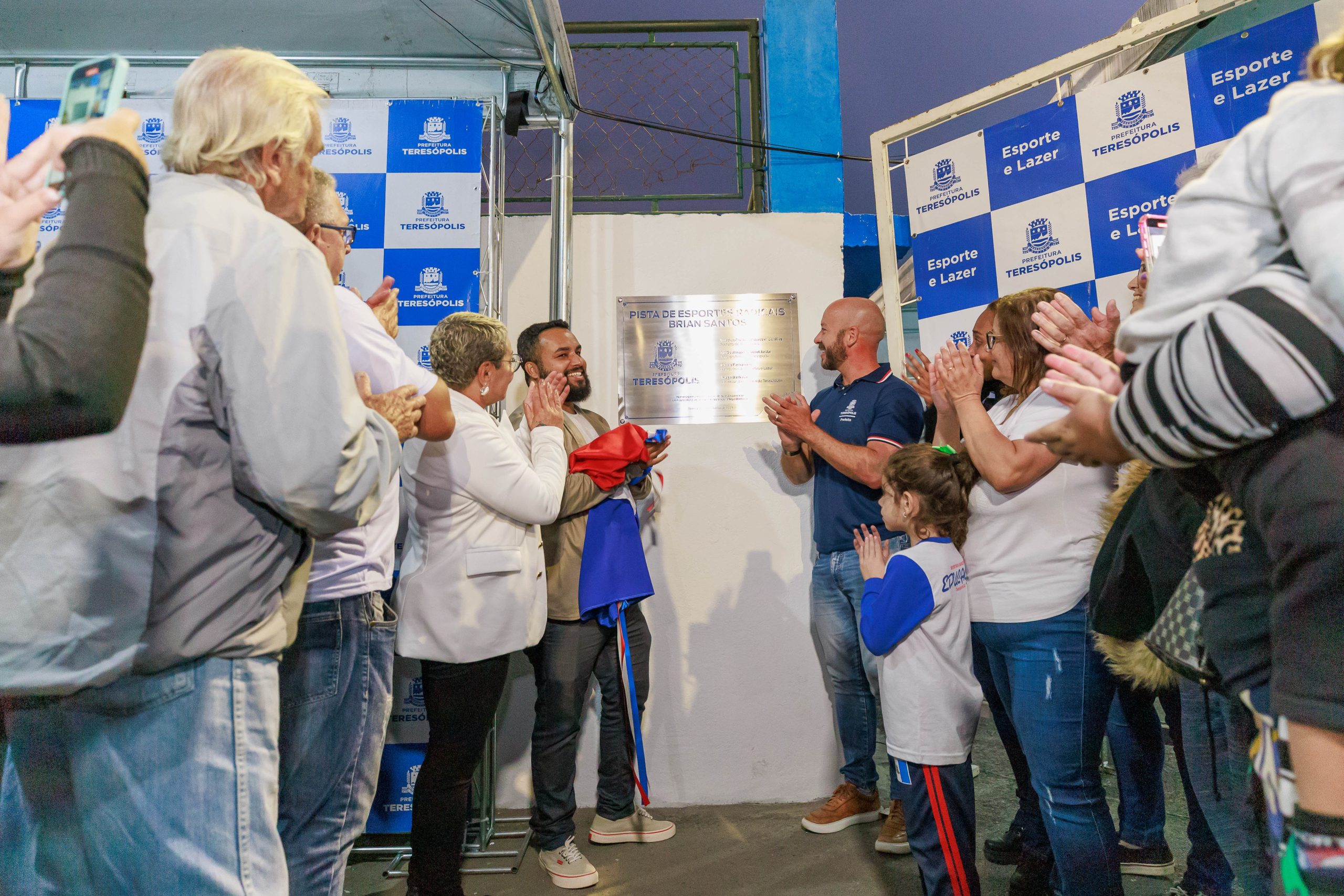 Leia mais sobre o artigo Pista da Praça de Esportes Radicais de Teresópolis recebe o nome do atleta Brian Santos, expoente do BMX Freestyle