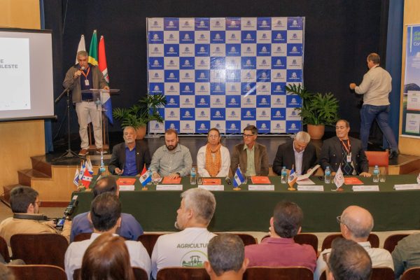 Leia mais sobre o artigo Teresópolis sedia cerimônia de formação e posse da 1ª Câmara Técnica de Agricultura e Pesca do Conleste