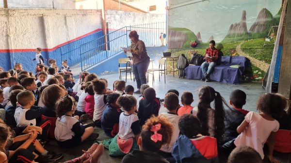 Leia mais sobre o artigo Prevenção e Combate ao Trabalho Infantil: CRAS Alto apresenta peça para alunos da Escola Chiquinha Rolla