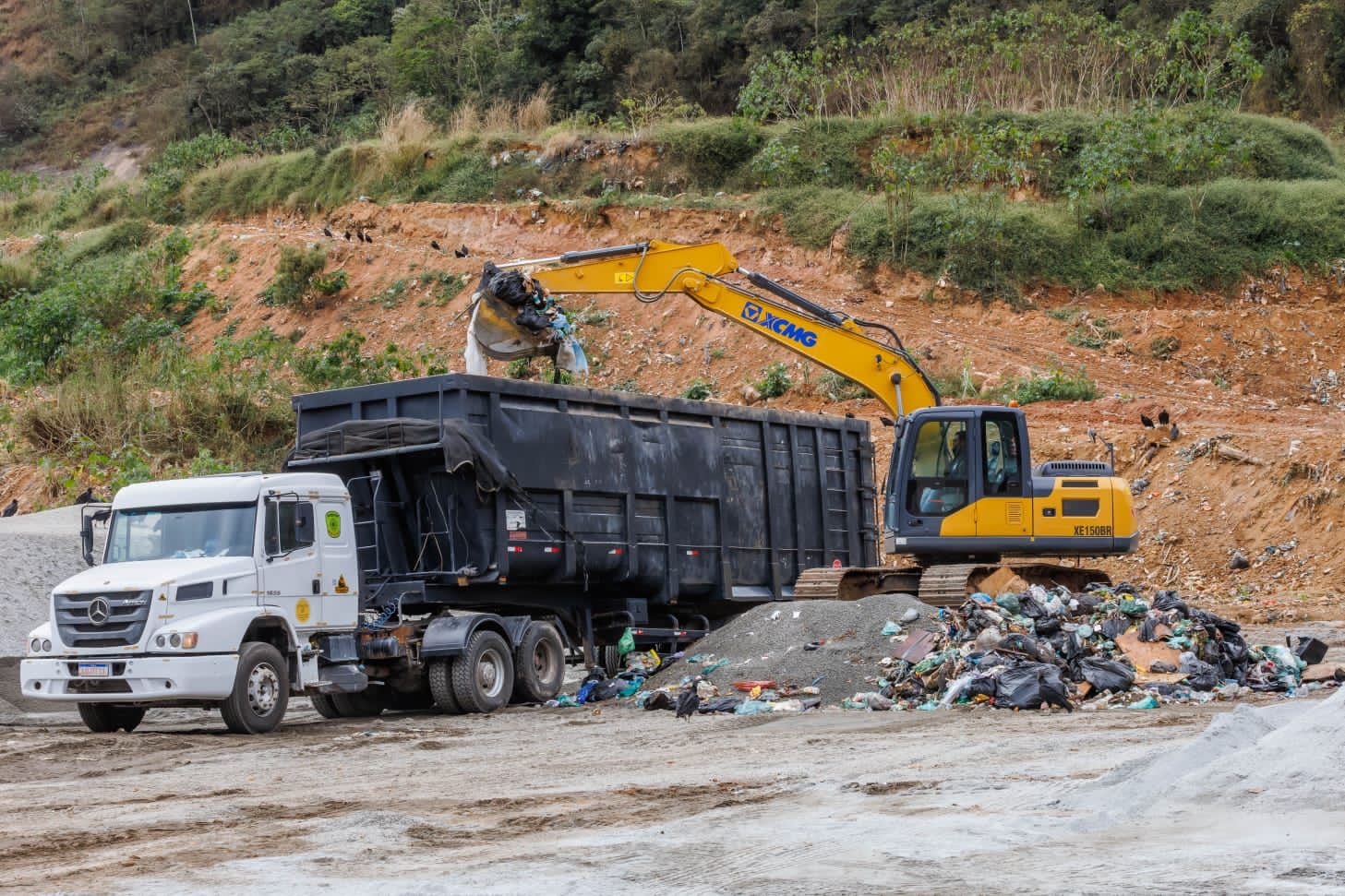 Você está visualizando atualmente Teresópolis dá início ao transbordo do lixo do Município