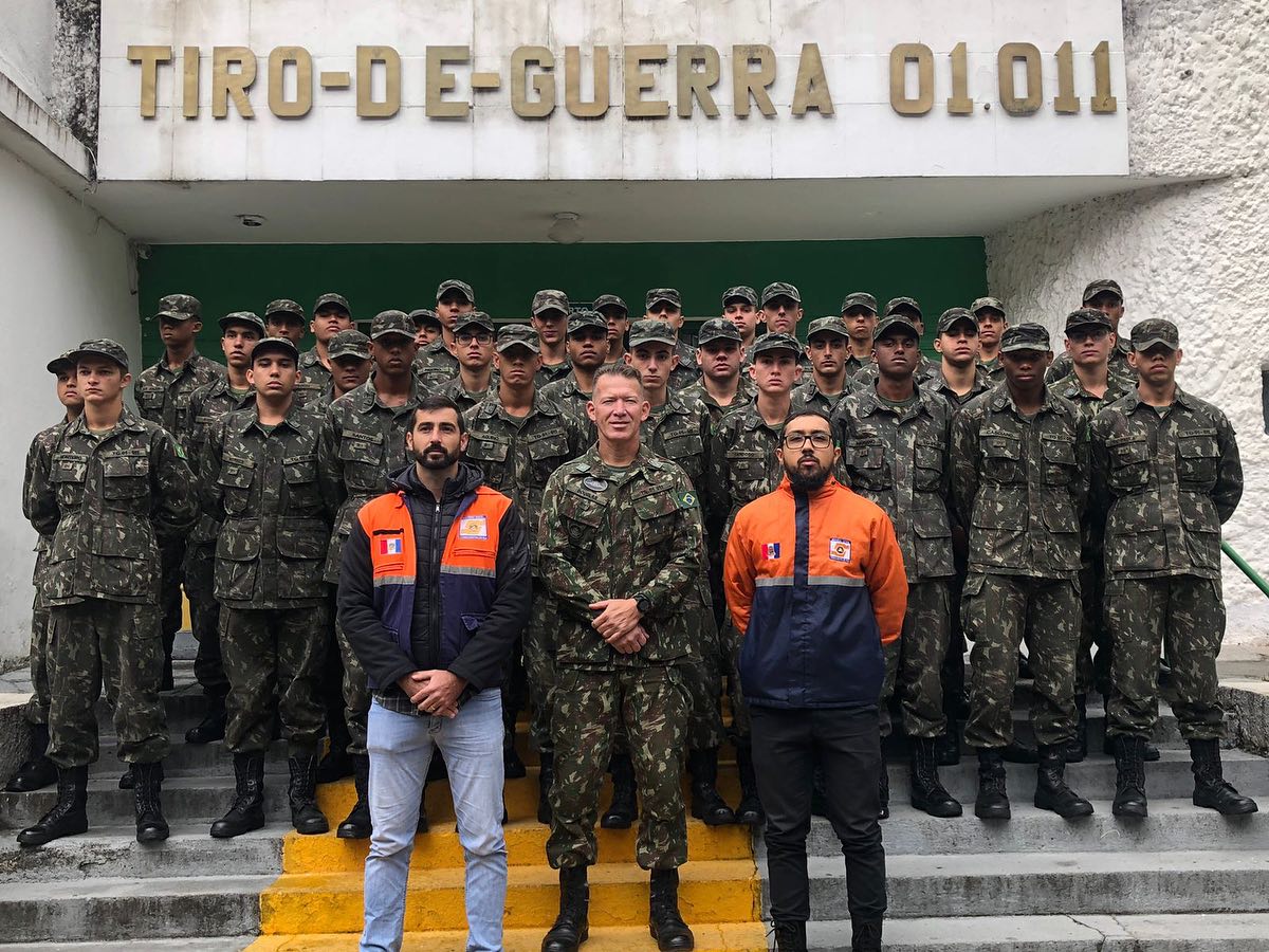 Você está visualizando atualmente Equipe da Defesa Civil participa de instrução no Tiro de Guerra de Teresópolis