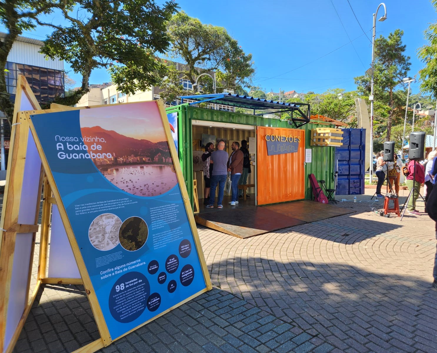 Você está visualizando atualmente Parceria pelo conhecimento em Teresópolis: Exposição ‘Conexões, o Futuro’ segue até o dia 31, na Praça Baltasar da Silveira