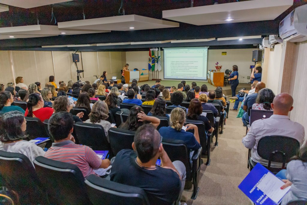 Você está visualizando atualmente Etapa Municipal da Conferência Nacional de Educação segue até quarta, 1º de novembro