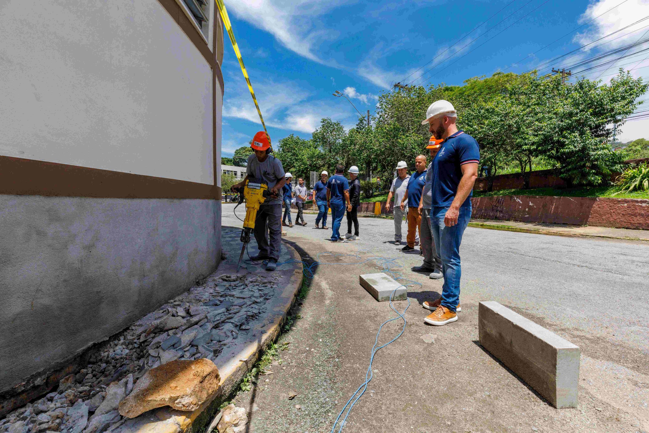 Você está visualizando atualmente Rodoviária de Teresópolis entra na última etapa da reforma com a revitalização da calçada e construção de faixa elevada de pedestres