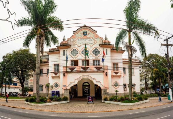 Leia mais sobre o artigo Prefeitura de Teresópolis e órgãos municipais fecham nesta quarta, 15 de novembro, feriado da Proclamação da República