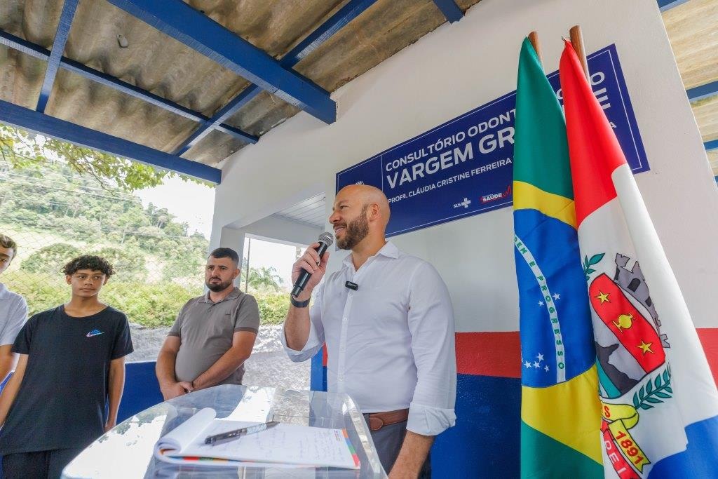 Leia mais sobre o artigo Prefeito Vinicius Claussen inaugura Espaço Odontológico em Vargem Grande, no interior