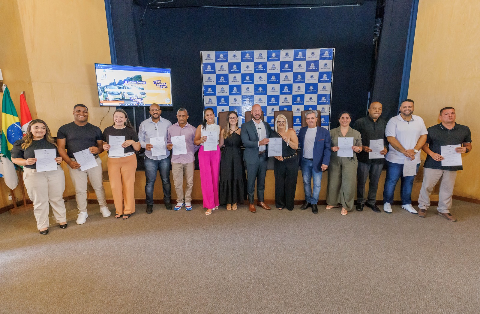 Leia mais sobre o artigo Prefeito Vinicius Claussen dá posse aos 10 Conselheiros Tutelares de Teresópolis para mandato até 2028