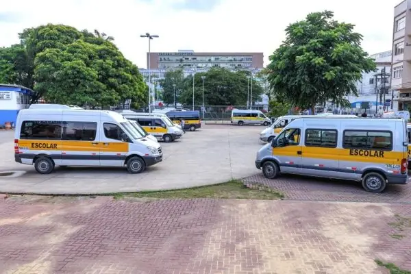 Leia mais sobre o artigo Motoristas de transporte escolar de Teresópolis têm até 30 de janeiro para a renovação obrigatória do alvará