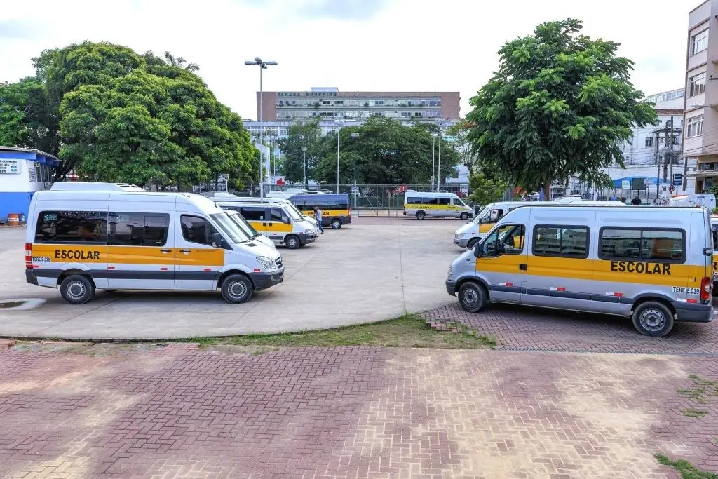 Leia mais sobre o artigo Motoristas de transporte escolar de Teresópolis têm até 30 de janeiro para a renovação obrigatória do alvará