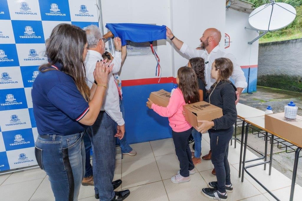 Leia mais sobre o artigo Prefeito Vinicius Claussen lança Projeto ‘Escola em Tempo Integral’ em 18ª escola municipal