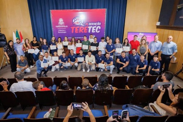 Leia mais sobre o artigo Geração TerêTec: Prefeitura de Teresópolis forma 45 alunos dos cursos de Java e Power BI