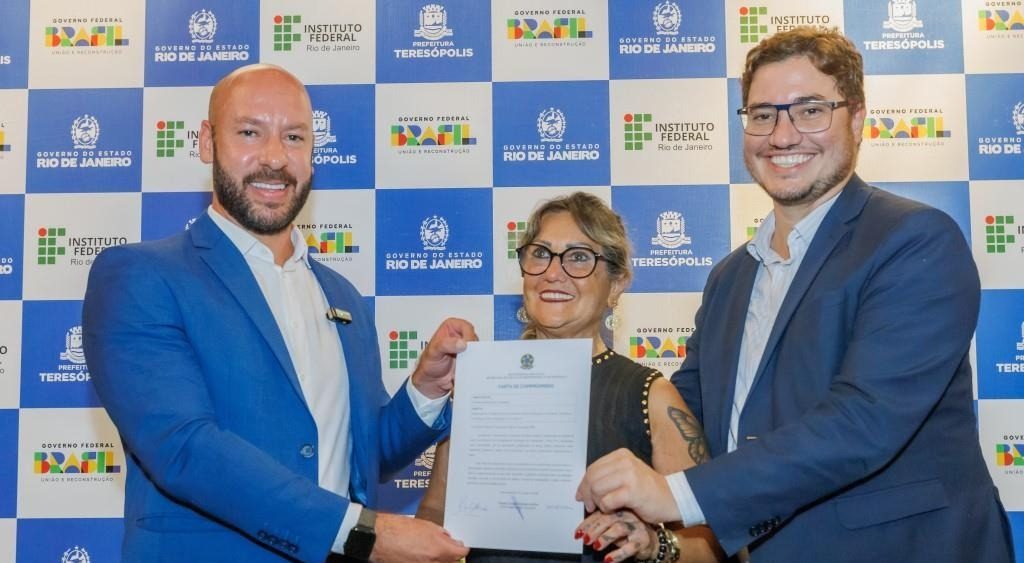 No momento, você está visualizando Prefeito Vinicius Claussen e reitor do IFRJ oficializam implantação do Campus do instituto em Teresópolis