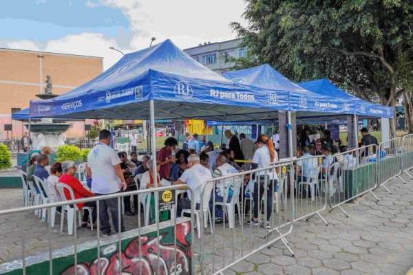 Leia mais sobre o artigo ‘RJ para Todos’ faz mais de 370 atendimentos na Barra do Imbuí, em Teresópolis