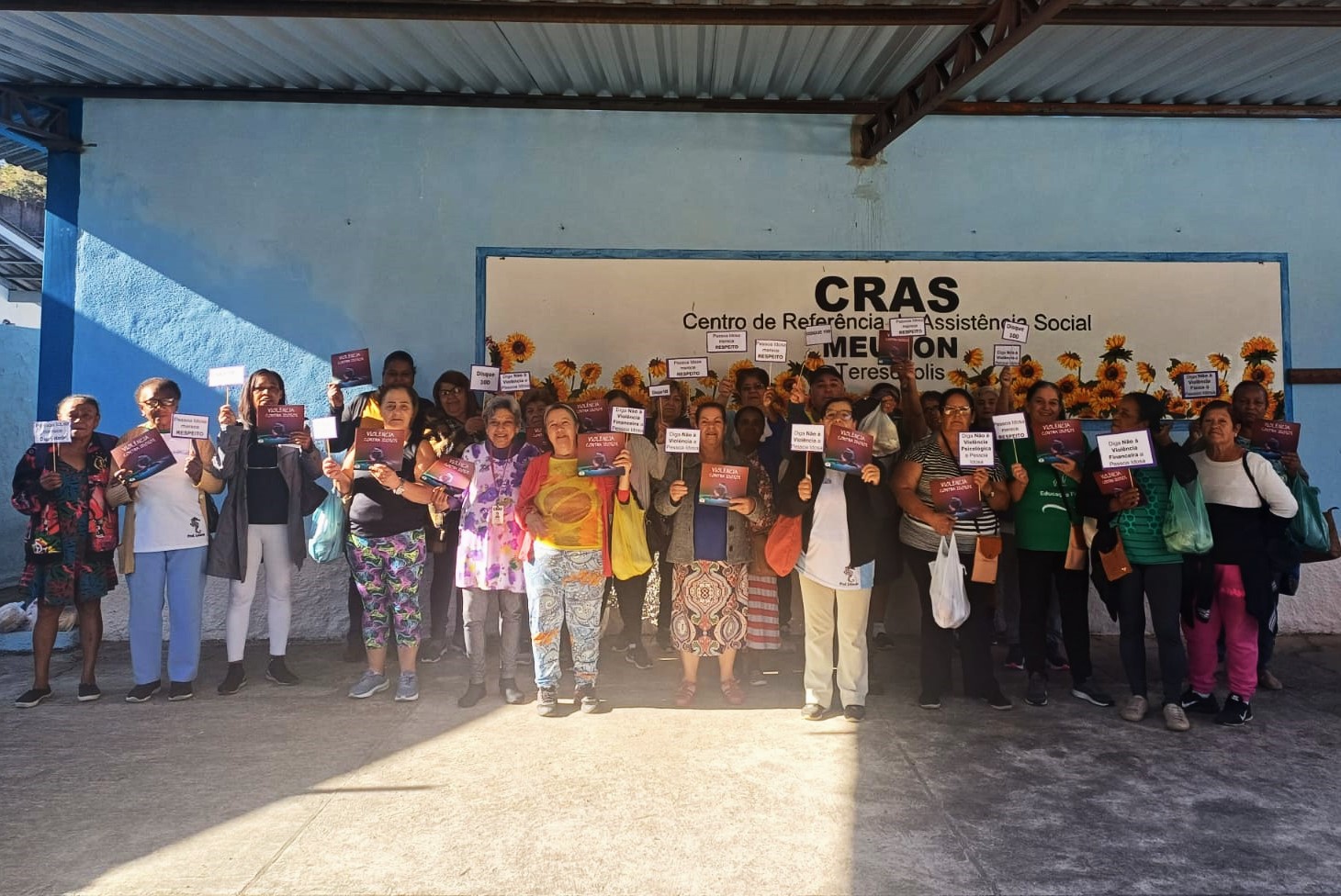 Leia mais sobre o artigo Ato pela consciência e formas de prevenção de um crime covarde: CRAS Meudon faz roda de conversa da campanha Junho Violeta