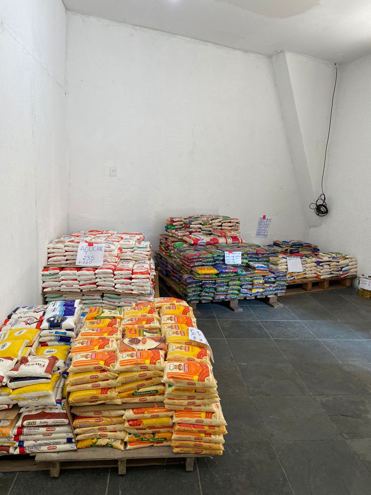 Leia mais sobre o artigo ‘Teresópolis abraça o social’: 557,46 kg de alimentos foram arrecadados no jogo do Vasco da Gama contra o Clube de Regatas Brasil