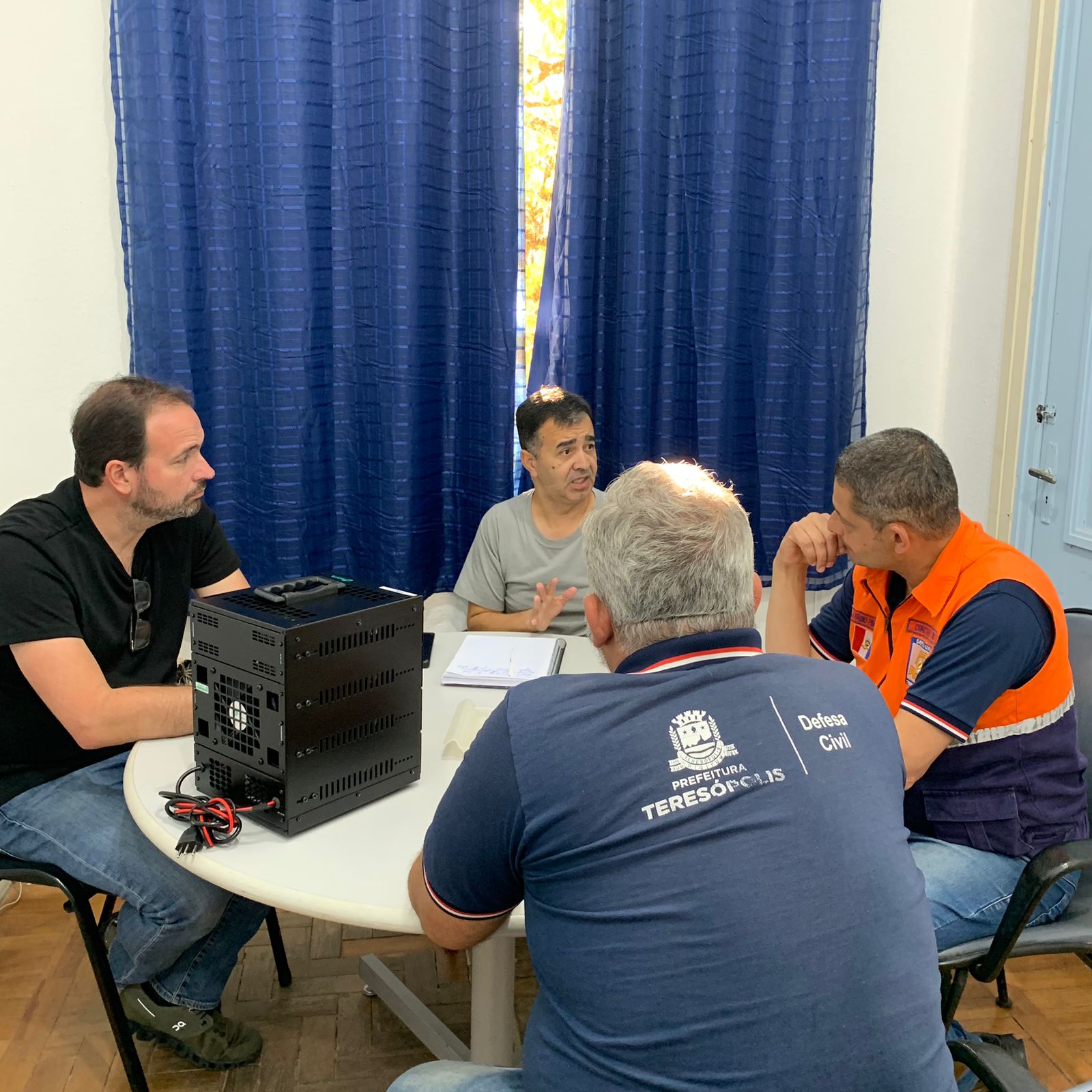 Leia mais sobre o artigo Teresópolis implementa Rede de Emergência de Radioamadores para auxiliar nas comunicações da Defesa Civil