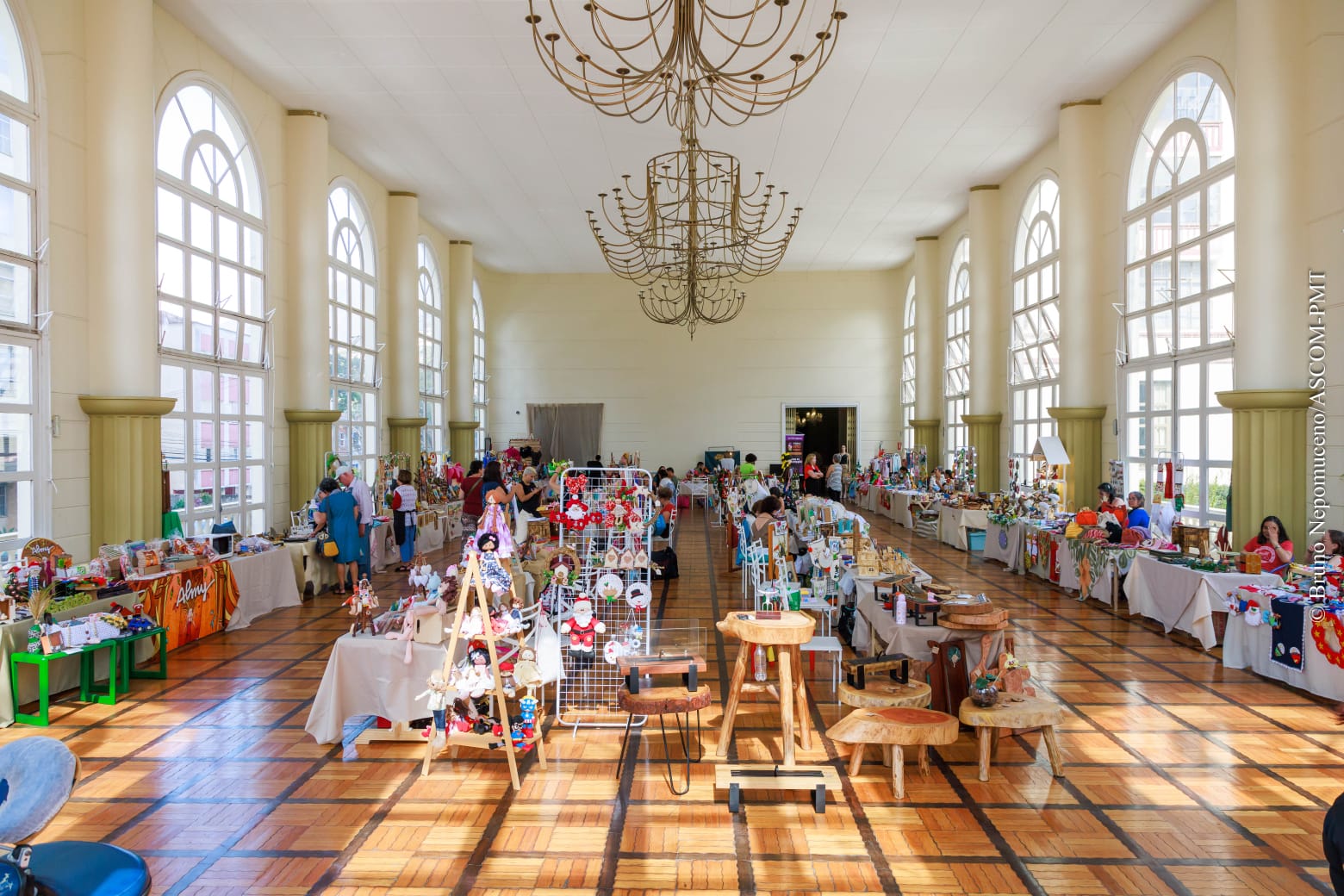 No momento, você está visualizando TERESÓPOLIS 133 ANOS: Edição Inverno da Feira de Artes Manuais, Festival Esquetes, teatro e música movimentam o fim de semana