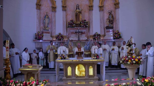 Leia mais sobre o artigo Teresópolis se despede das relíquias de Santa Teresinha do Menino Jesus