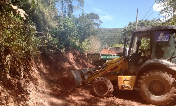 Leia mais sobre o artigo Frentes de trabalho da Agricultura intensifica limpeza rural