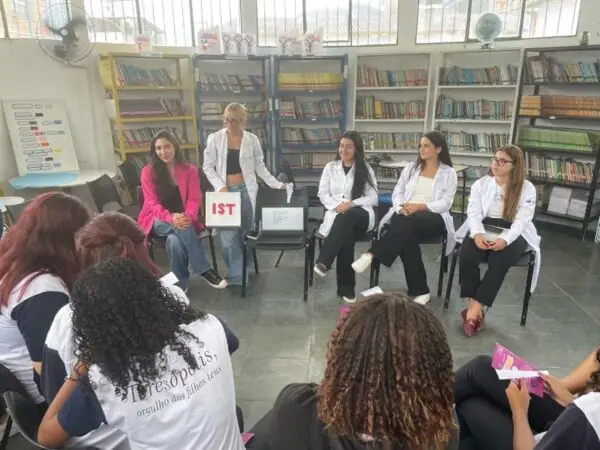Leia mais sobre o artigo Programa Saúde na Escola realiza ações em diversas Escolas Públicas de Teresópolis