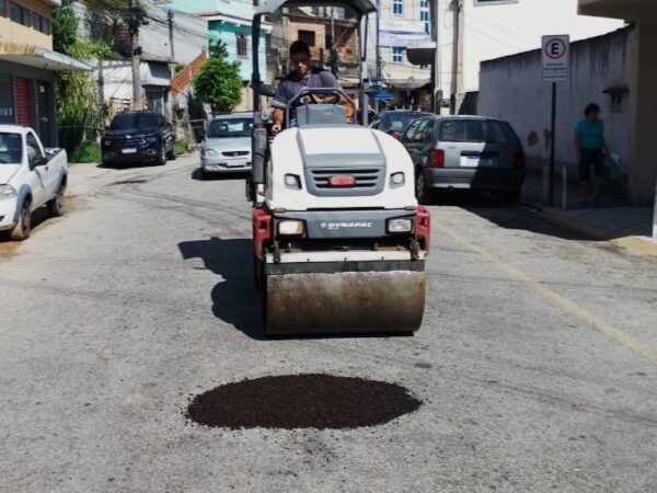 Leia mais sobre o artigo Prefeitura de Teresópolis avança com a operação tapa-buracos no São Pedro