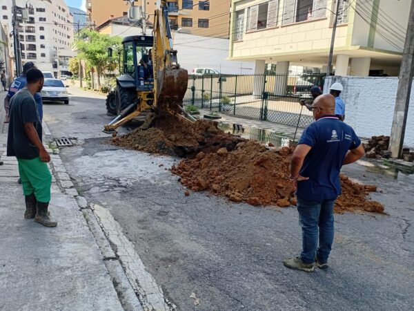 Leia mais sobre o artigo Prefeitura de Teresópolis segue com zeladoria dos bairros e dos prédios públicos