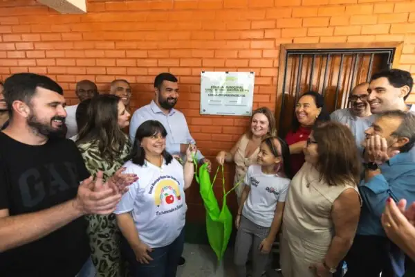 Leia mais sobre o artigo Alegria e emoção marcam a reinauguração da Escola Municipal Maçom Lino Oroña Lema