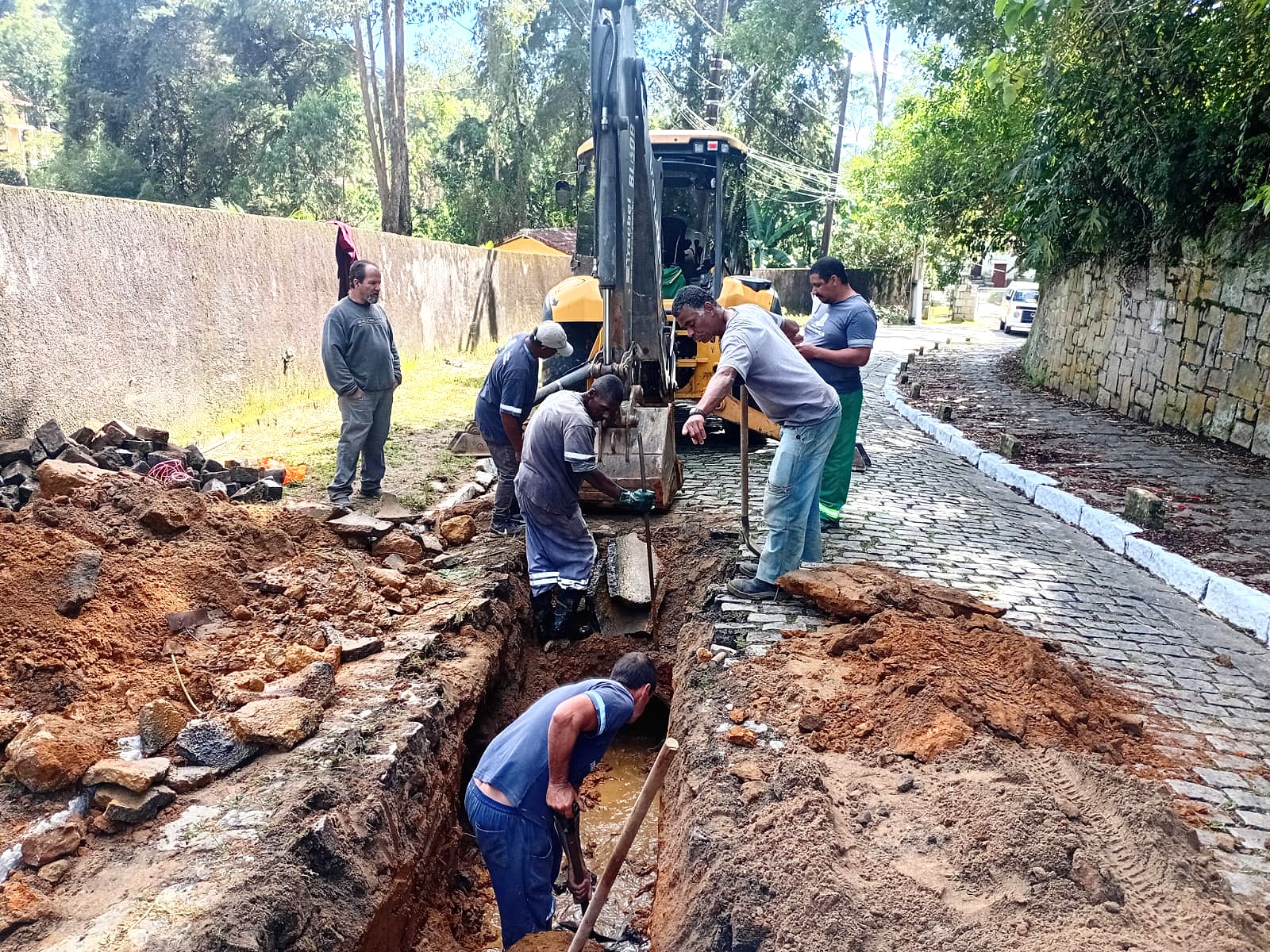 No momento, você está visualizando Prefeitura de Teresópolis leva serviços de conservação aos bairros