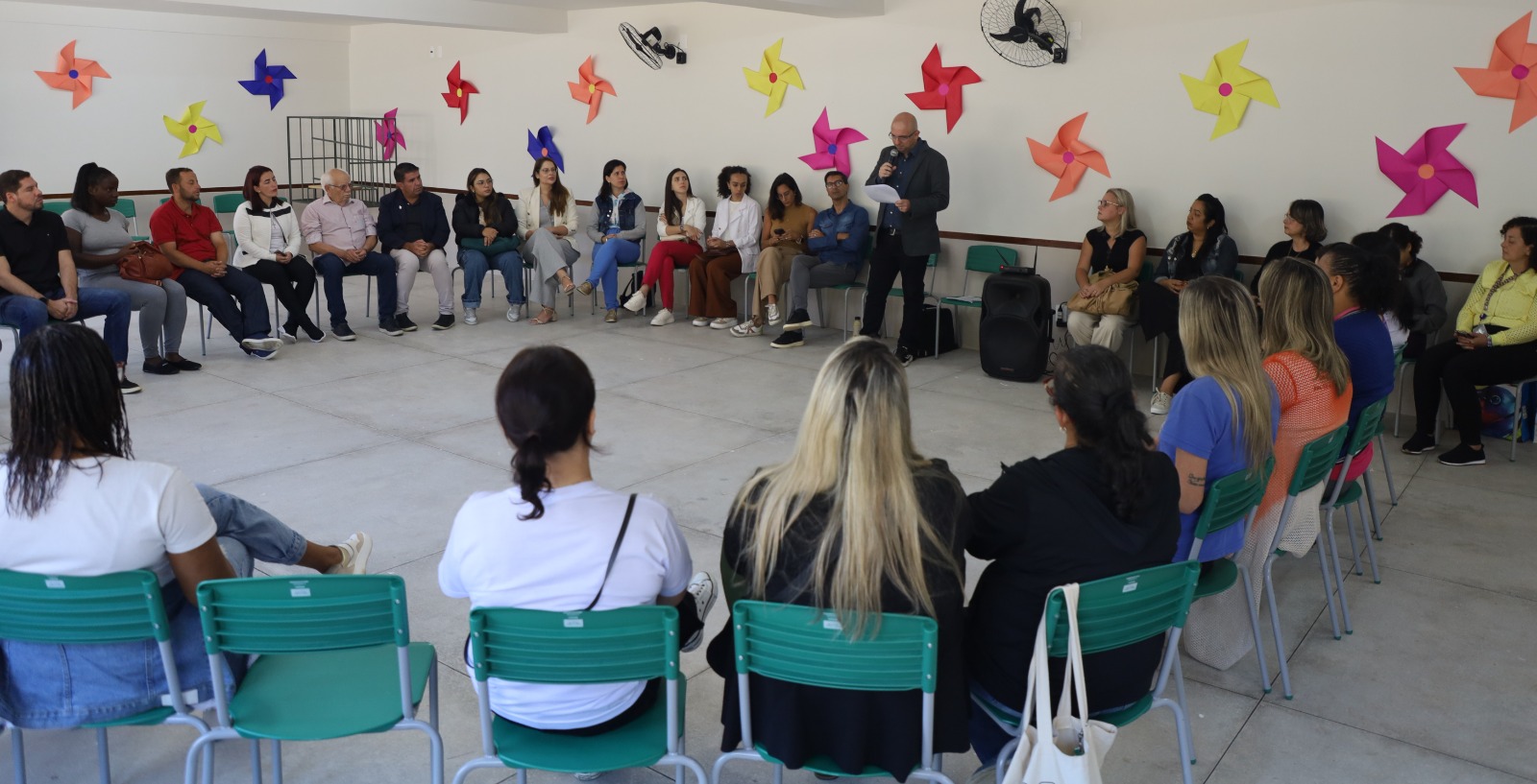 Leia mais sobre o artigo Evento de conscientização sobre o Autismo reúne mães, pais e profissionais da área em Teresópolis