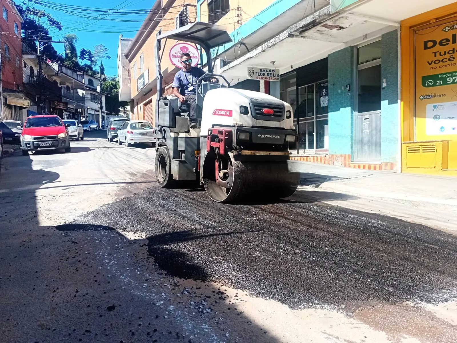 No momento, você está visualizando Operação tapa-buracos: Prefeitura de Teresópolis avança nos reparos das ruas