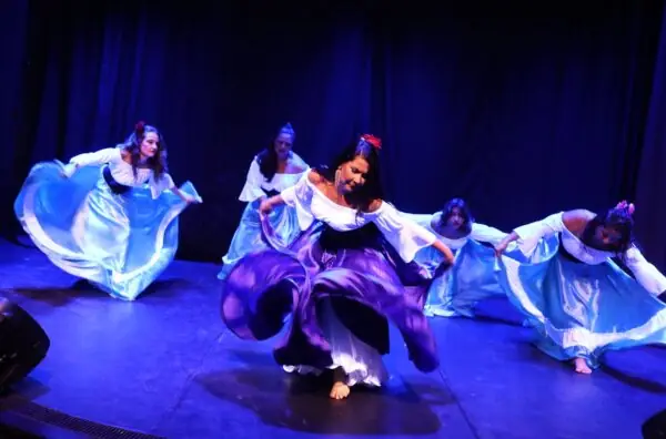 Leia mais sobre o artigo Aplausos aos Talentos da Casa: Alunos e professores apresentam sua arte e comemoram os 37 anos da Casa de Cultura de Teresópolis