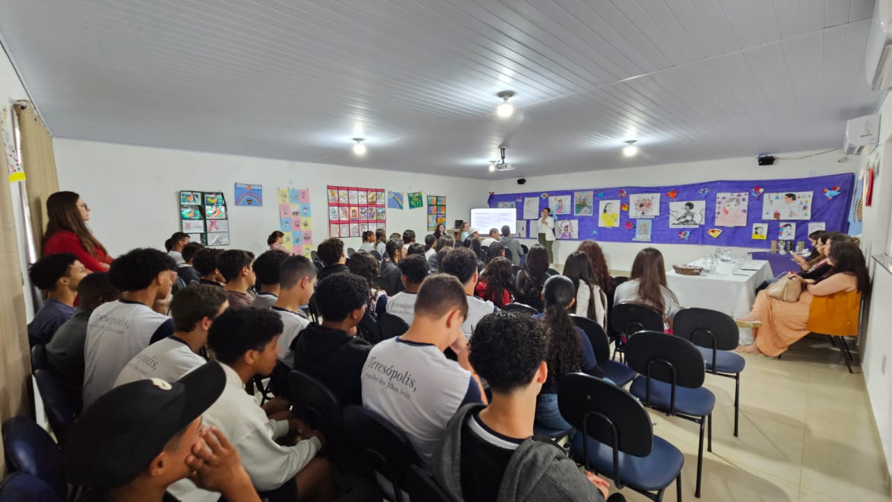 No momento, você está visualizando CRAS Bonsucesso dá início a Pré-Conferência da Assistência Social com estudante da Escola Municipal Mariana Leite Guimarães 