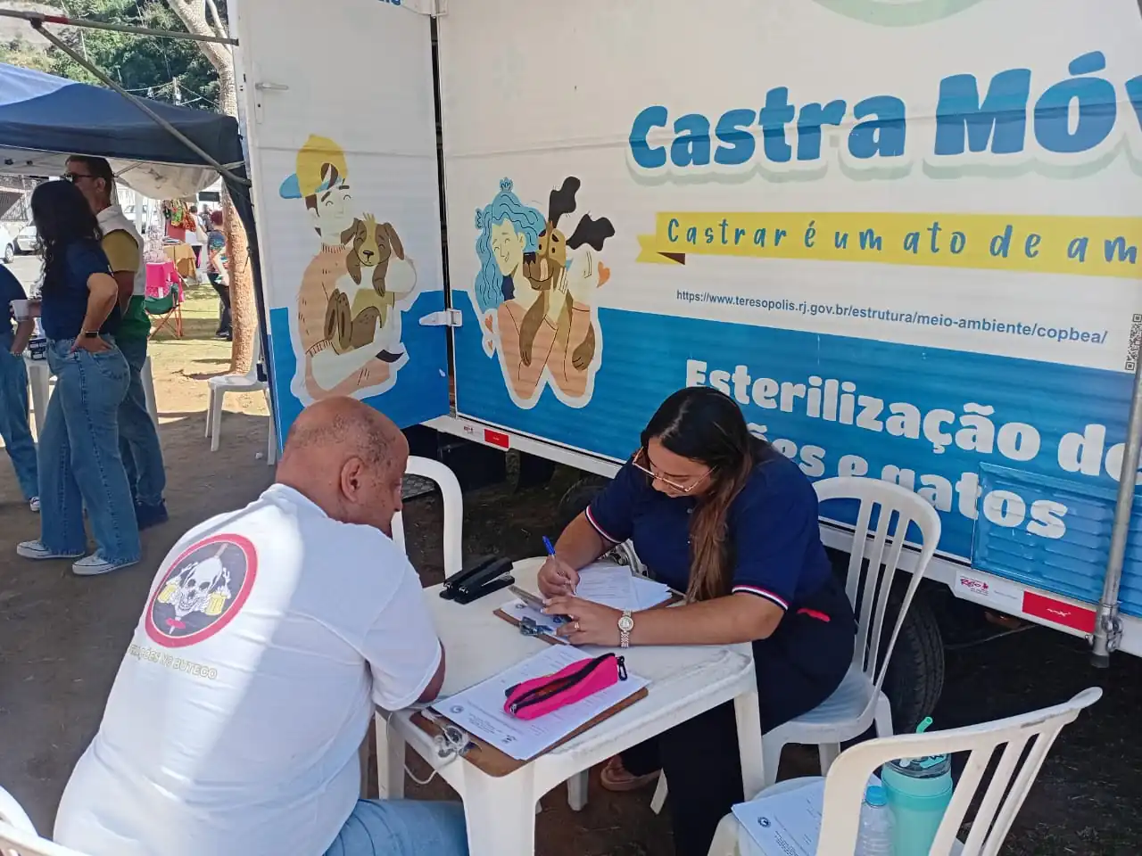 No momento, você está visualizando Caleme recebe Castramóvel e dá início aos cadastros para a castração animal