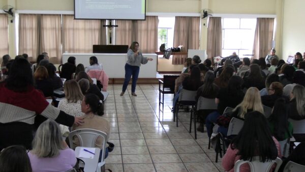 Leia mais sobre o artigo Secretaria de Educação promove reunião com equipes diretivas das escolas