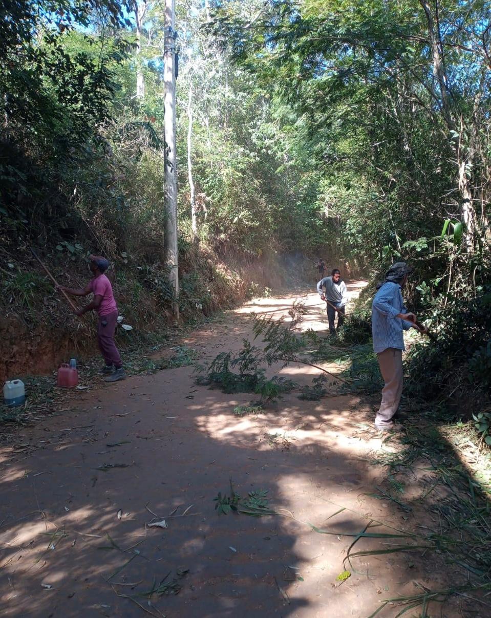 No momento, você está visualizando Agricultura segue com serviços de manutenção e zeladoria nos bairros do interior de Teresópolis