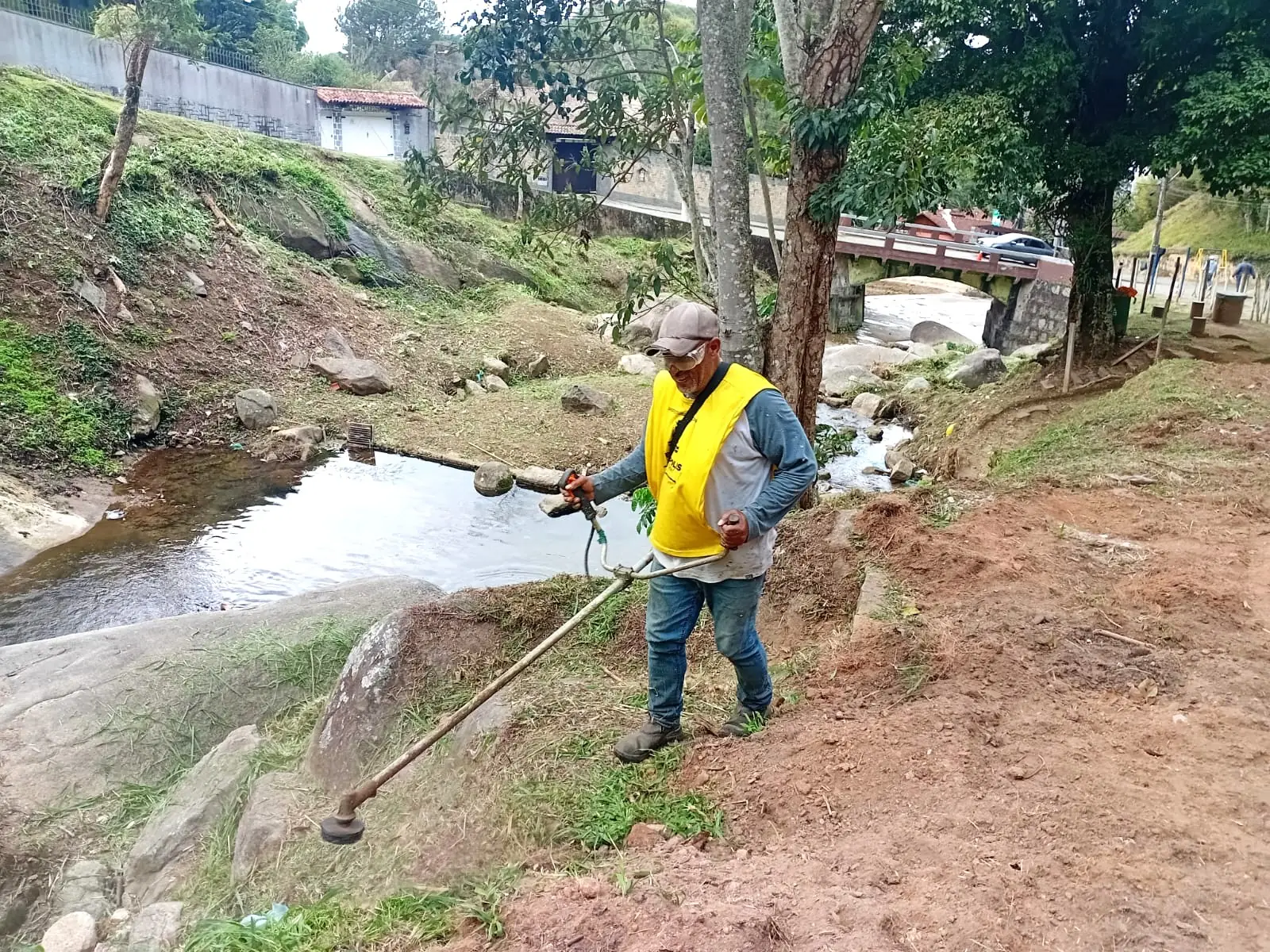 No momento, você está visualizando Prefeitura de Teresópolis percorre os bairros com ações de manutenção e limpeza geral