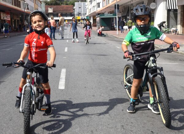 Leia mais sobre o artigo Domingo no Parque = Diversão em Família!