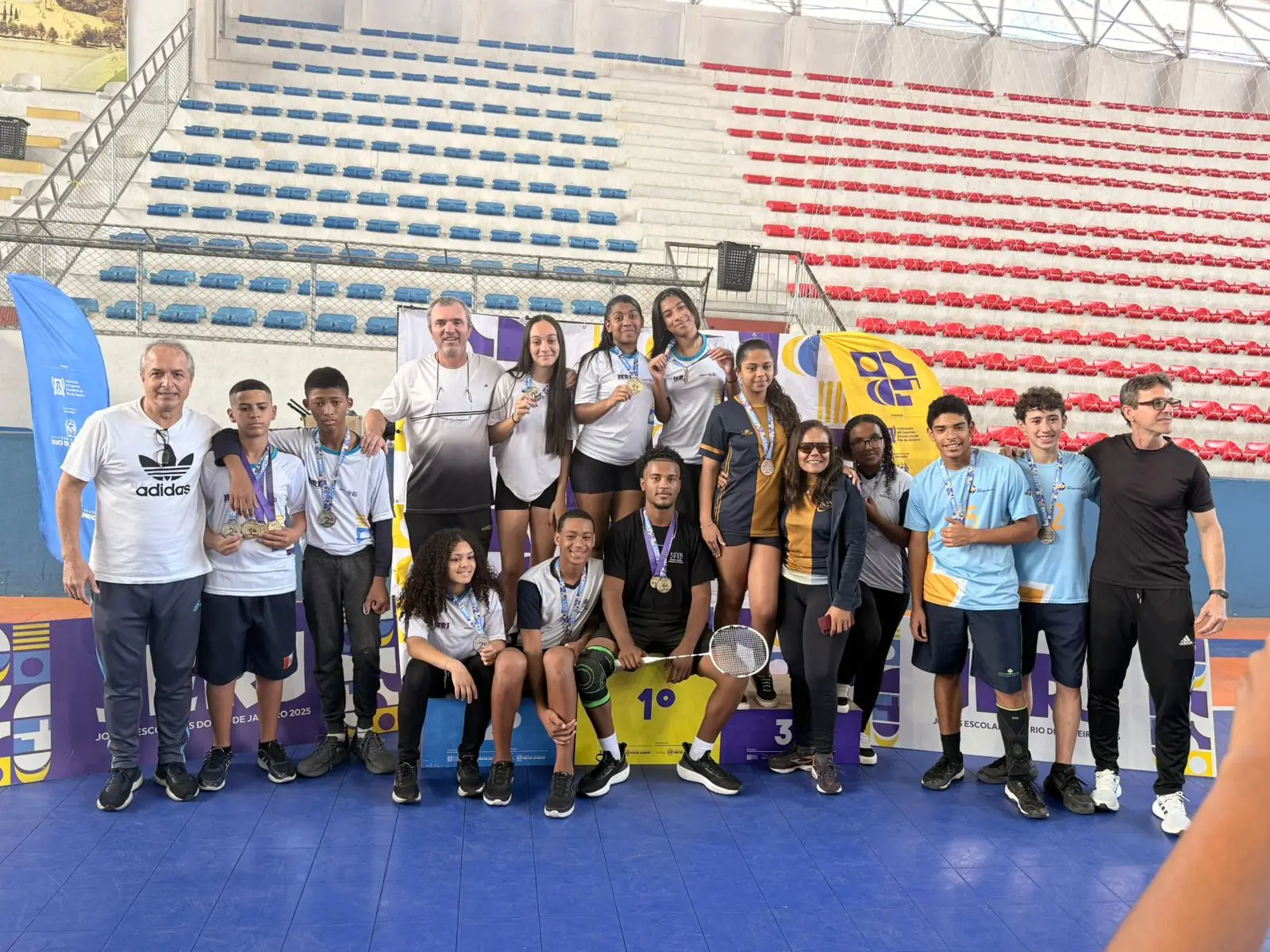 No momento, você está visualizando JERJ 2025: GEO Rose Dalmaso é destaque na Etapa Regional de Badminton