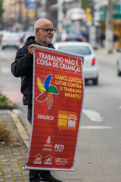 Leia mais sobre o artigo CREAS Teresópolis realiza ação de conscientização contra o trabalho infantil 