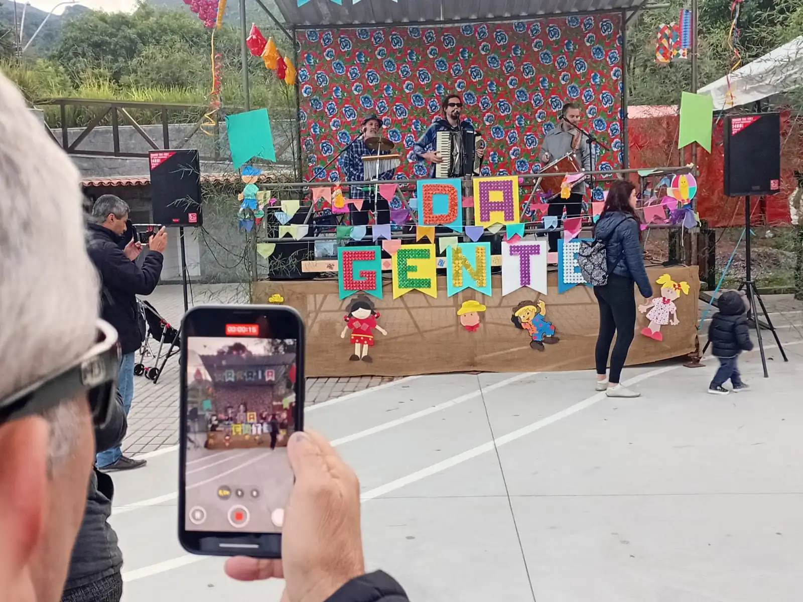 No momento, você está visualizando Arraiá da Gente: festejo junino na Feirinha do Alto reúne centenas de pessoas