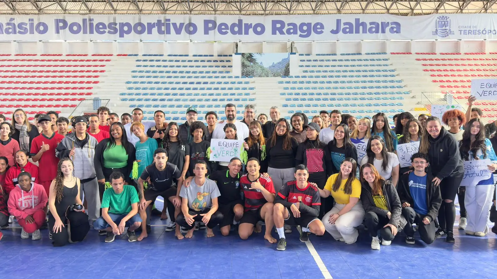 No momento, você está visualizando Cento e dez jovens participam das Olimpíadas do PROMAJ no Ginásio Pedrão