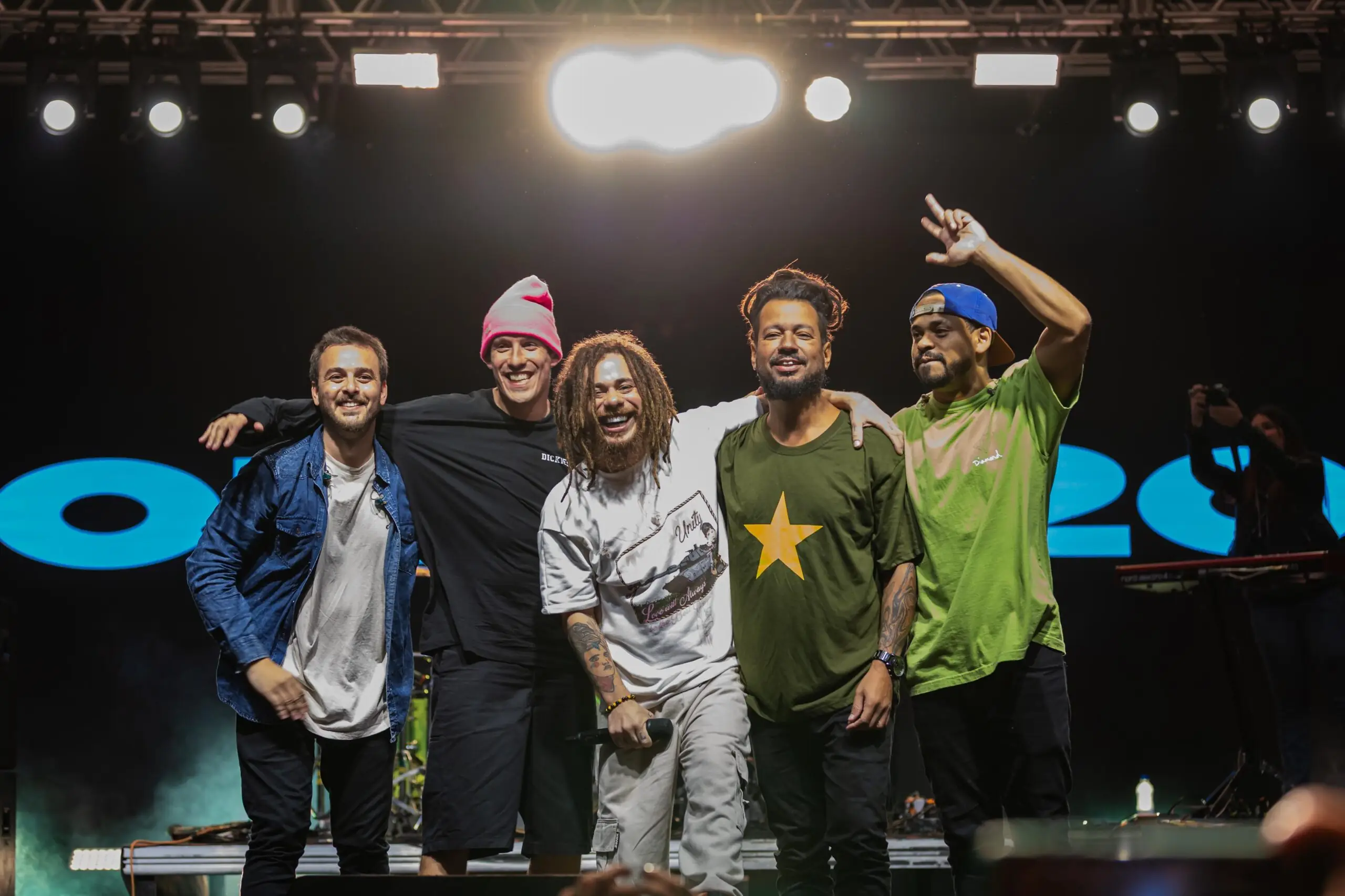 No momento, você está visualizando Sucesso de público e muita emoção marcam os shows de Suel e Onze:20 no Festival Sesc de Inverno 2025