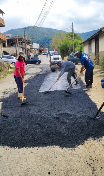 Leia mais sobre o artigo Secretaria de Agricultura inicia a semana com frentes de trabalho em diversos bairros