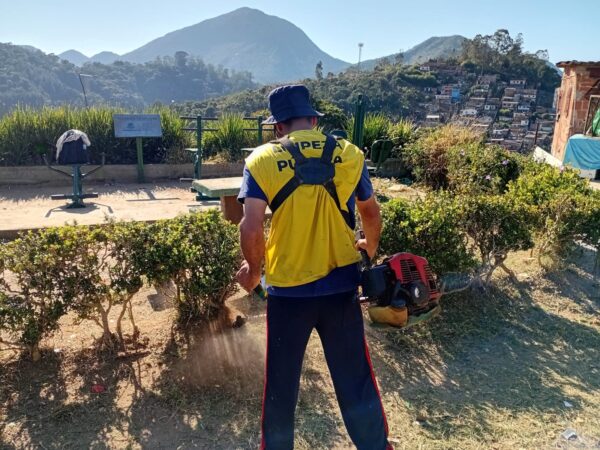 Leia mais sobre o artigo Prefeitura de Teresópolis faz manutenção e zeladoria nos bairros