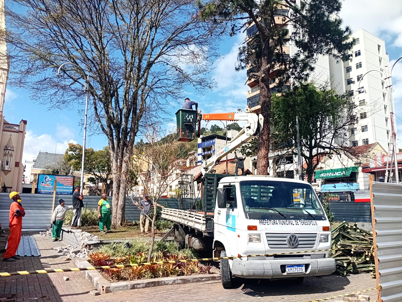 No momento, você está visualizando Bairros de Teresópolis recebem ações de manutenção geral