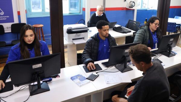 Leia mais sobre o artigo Centro de Atendimento ao Empreendedor comemora um ano de atividades em Teresópolis. 