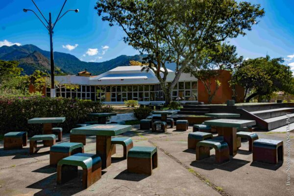 Leia mais sobre o artigo Sarau de Portas Abertas, exposição, evento pelo Dia Nacional do Surdo, atividade Wolffit e Domingo no Parque no fim de semana em Teresópolis